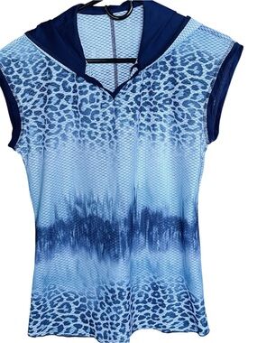 Women's medium Sofibella top in "Watercolor" blue leopard print with hood.